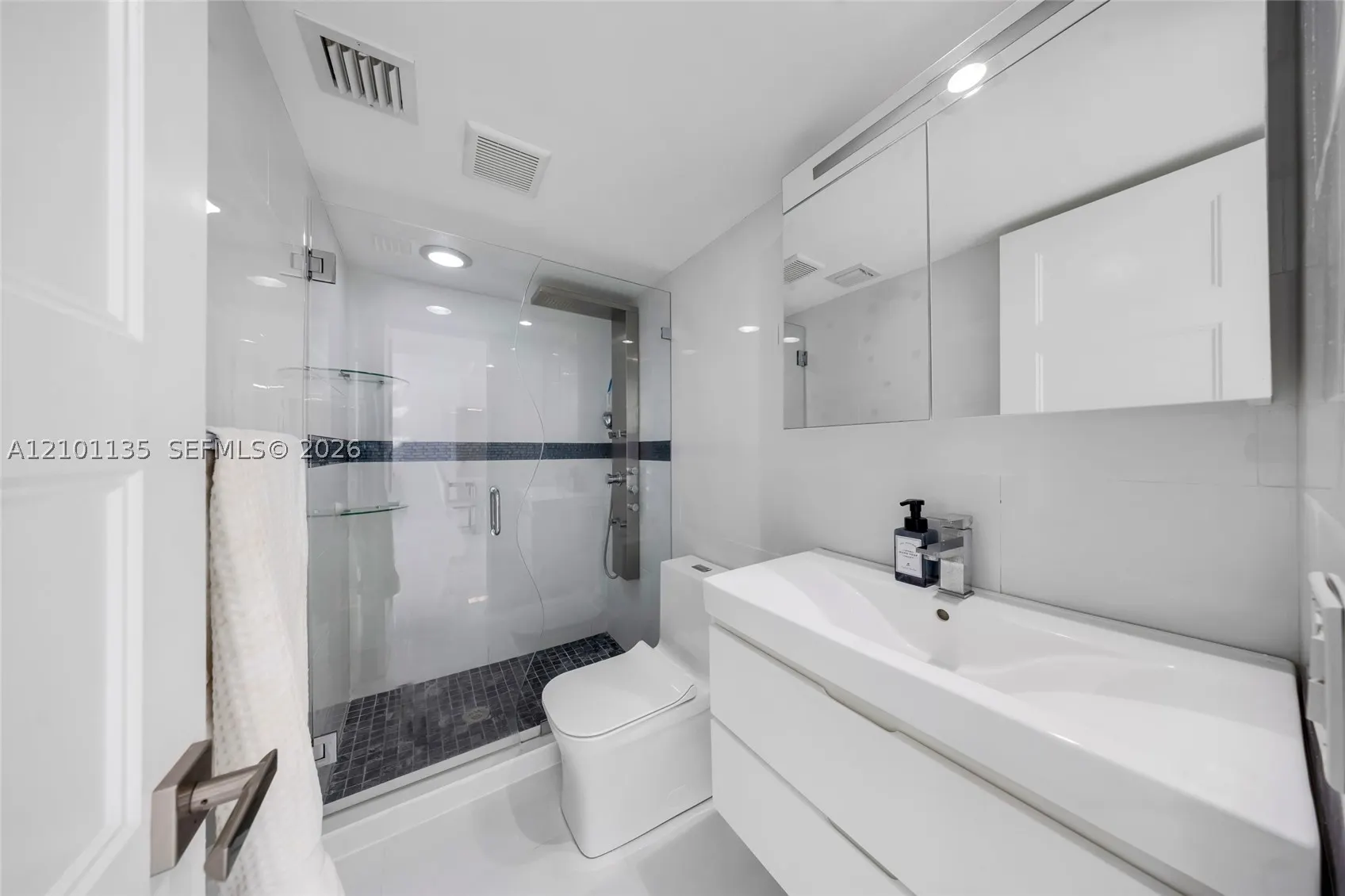 3031 N Ocean Blvd #604