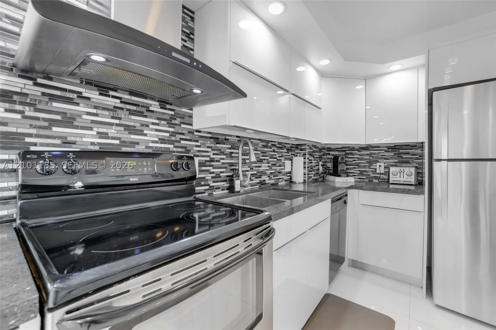 3031 N Ocean Blvd #604