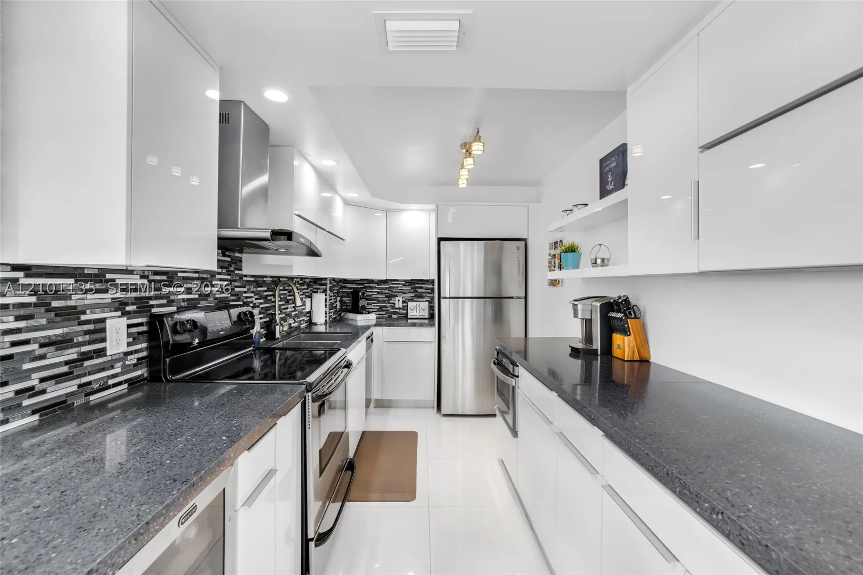 3031 N Ocean Blvd #604