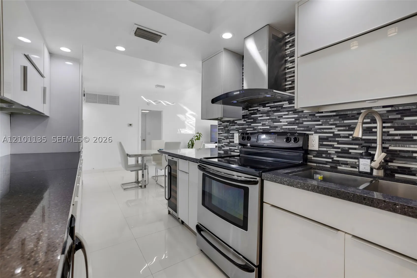3031 N Ocean Blvd #604