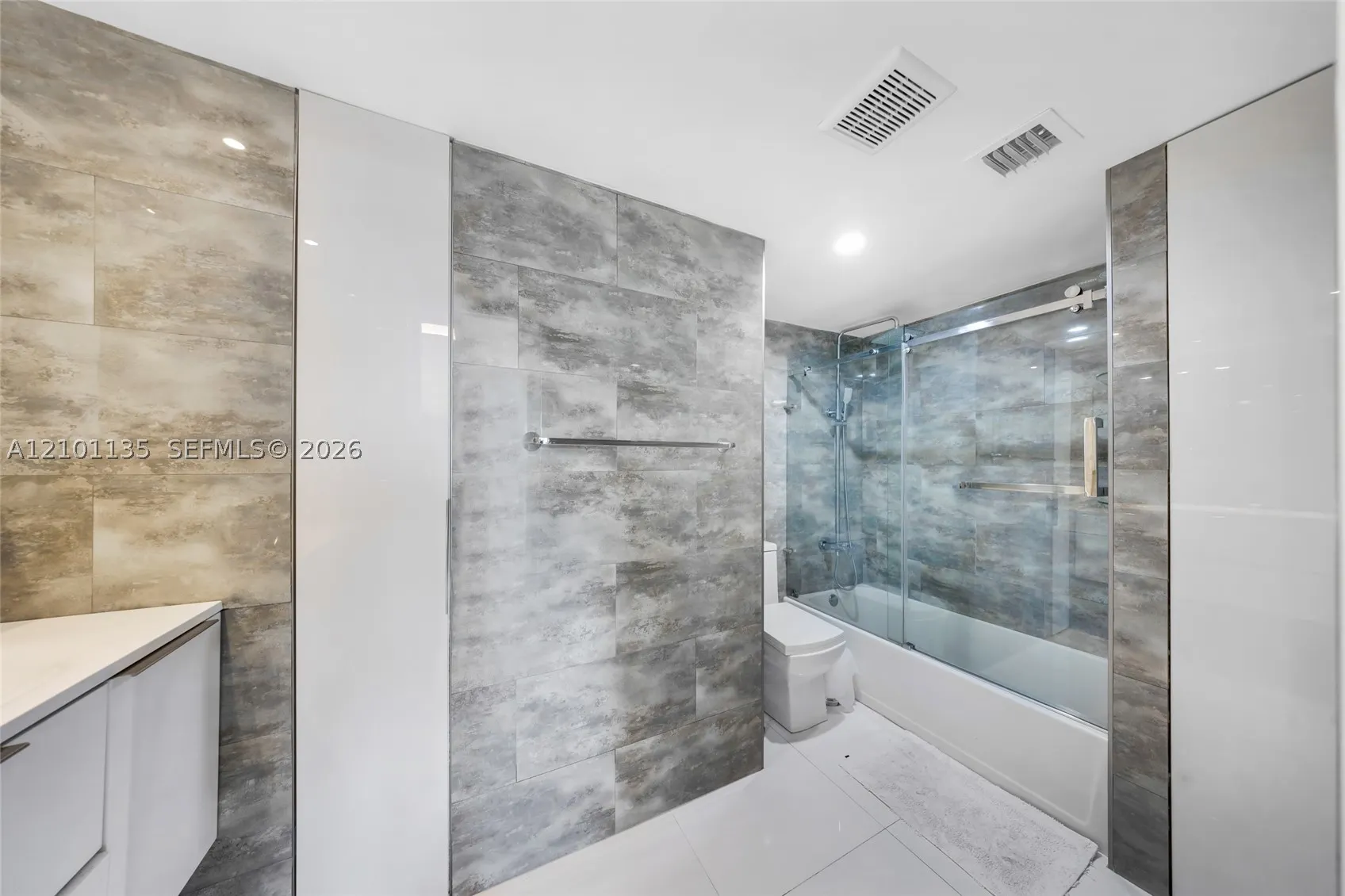 3031 N Ocean Blvd #604