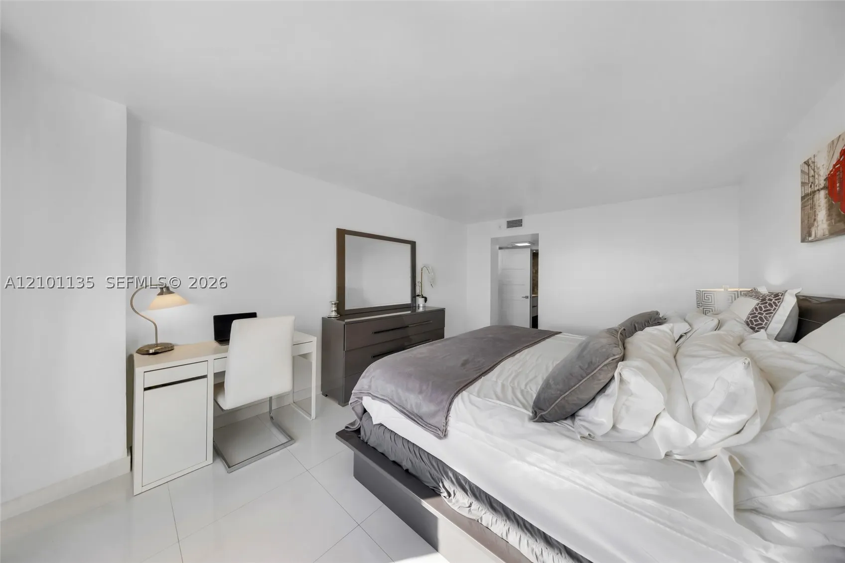 3031 N Ocean Blvd #604