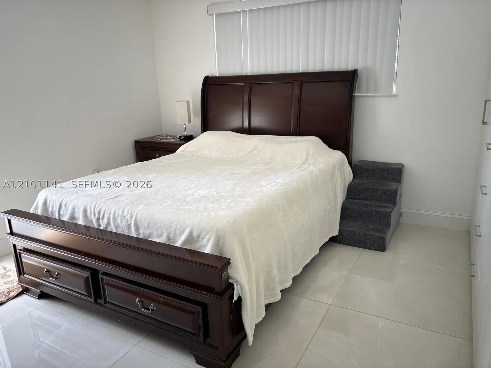 164 NE 169th St