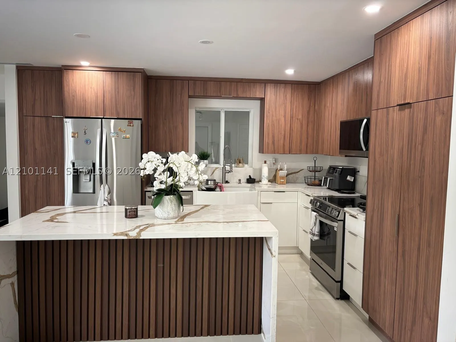 164 NE 169th St