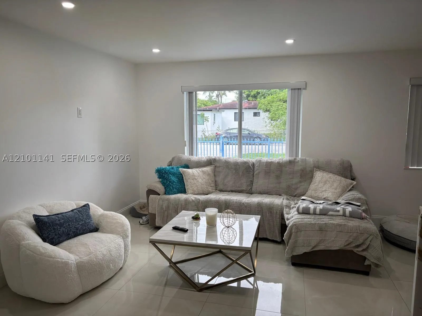 164 NE 169th St
