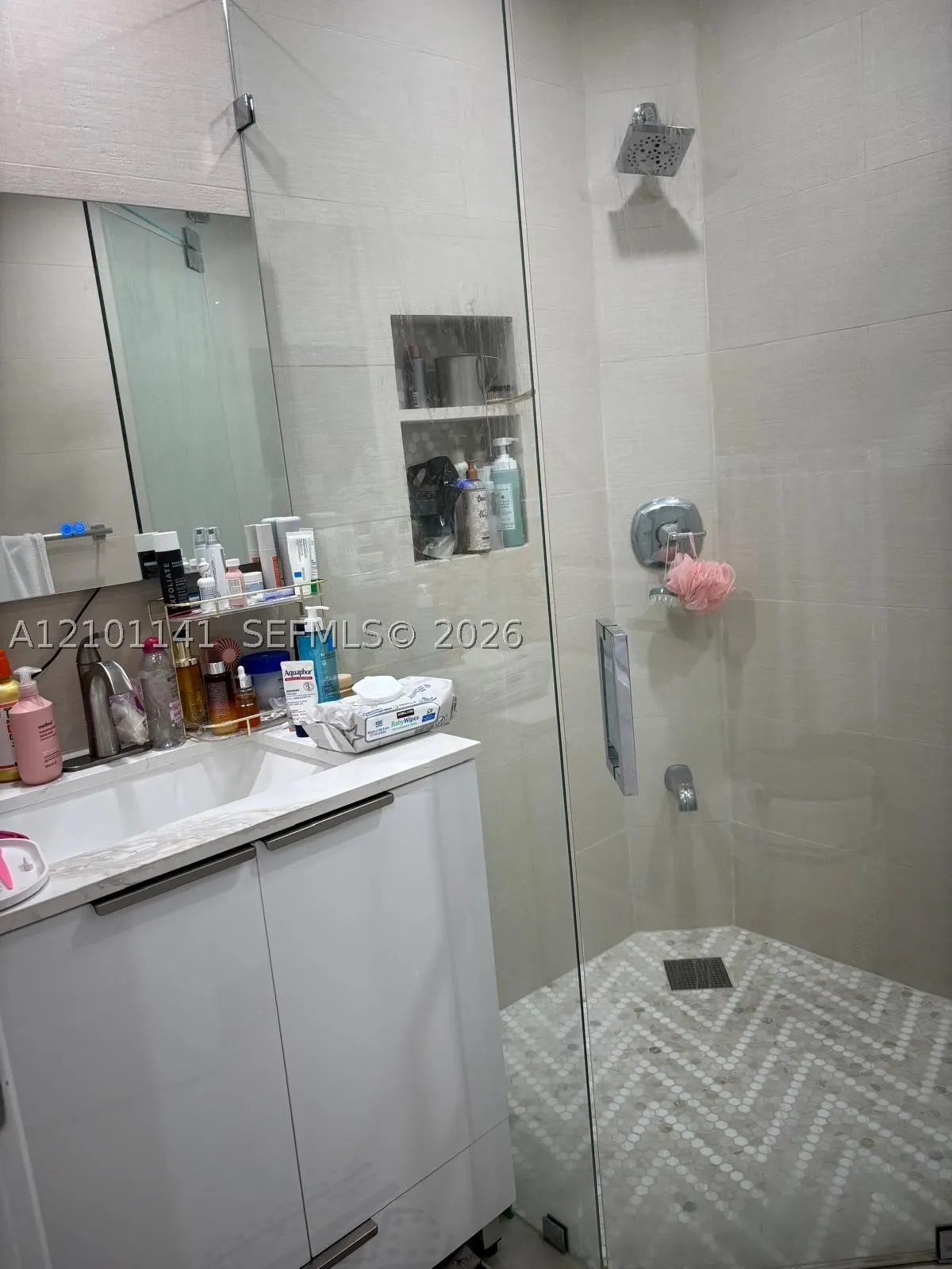 164 NE 169th St
