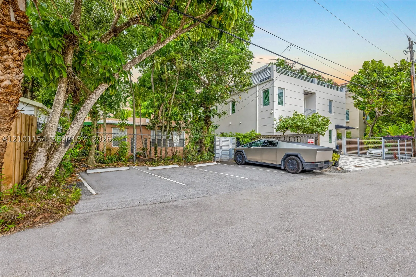 917 SE 2nd Ct