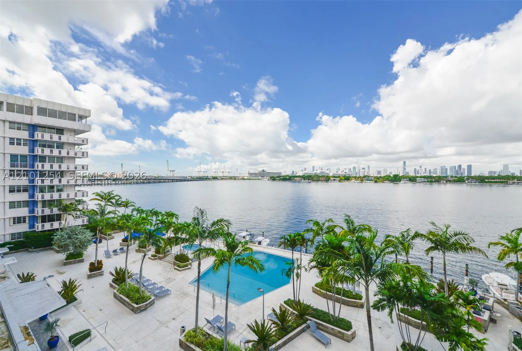 800 West Ave #629