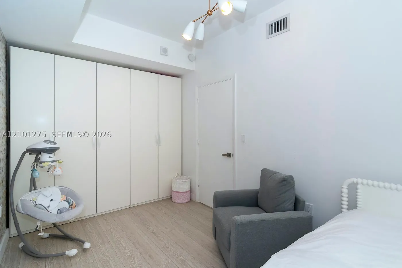 3330 NE 190 ST #516