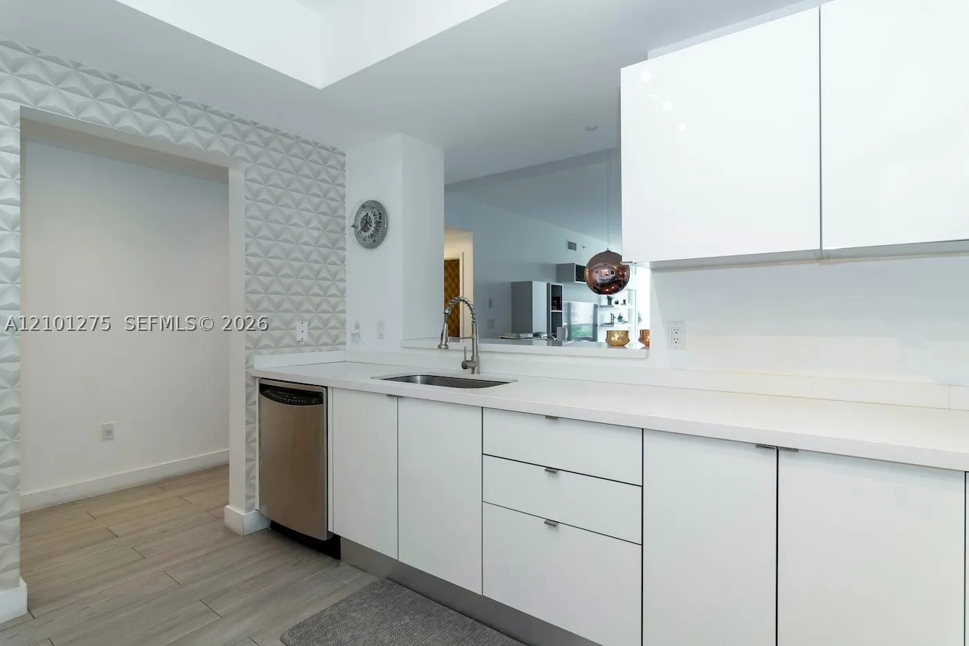 3330 NE 190 ST #516