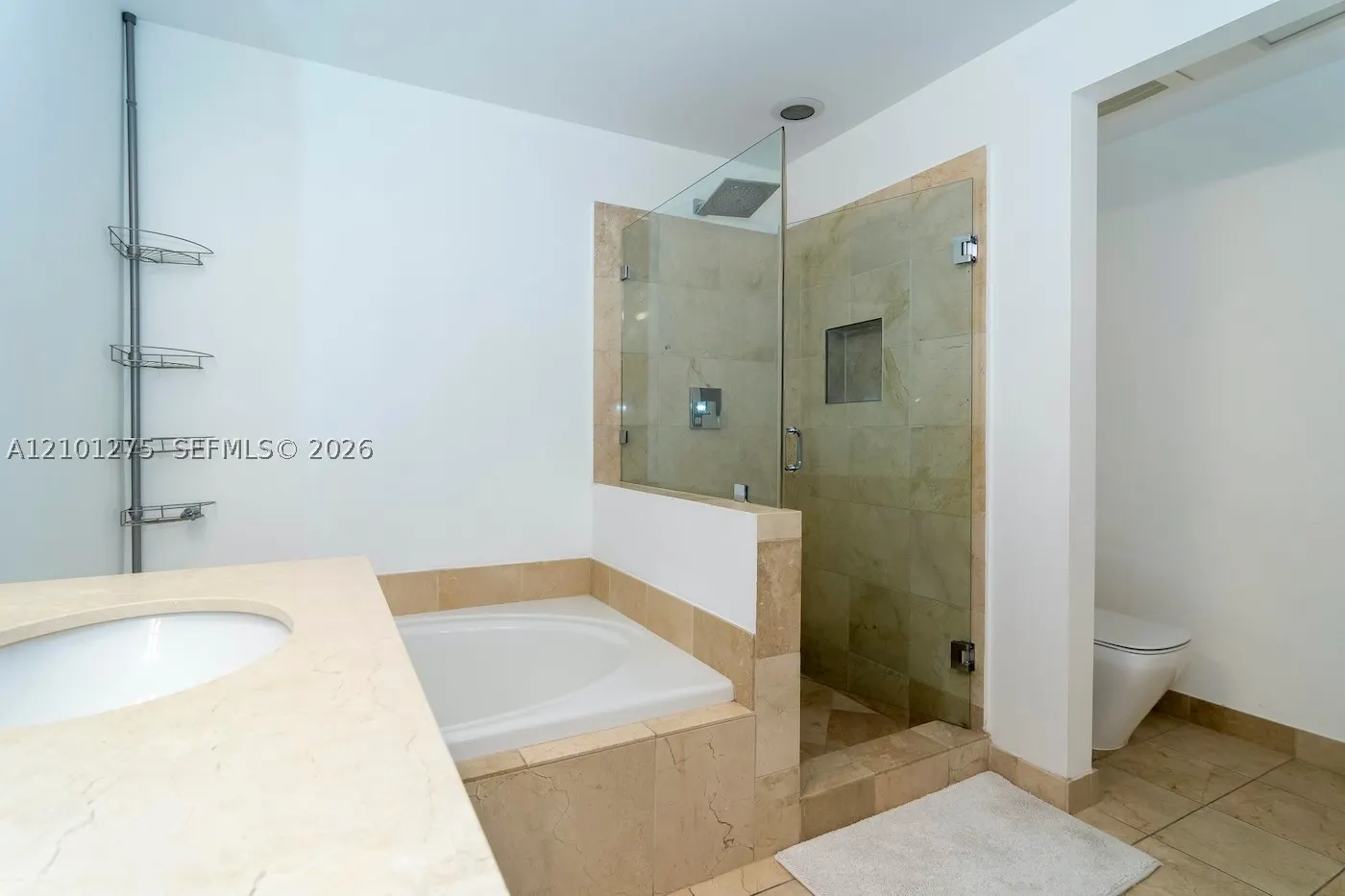 3330 NE 190 ST #516