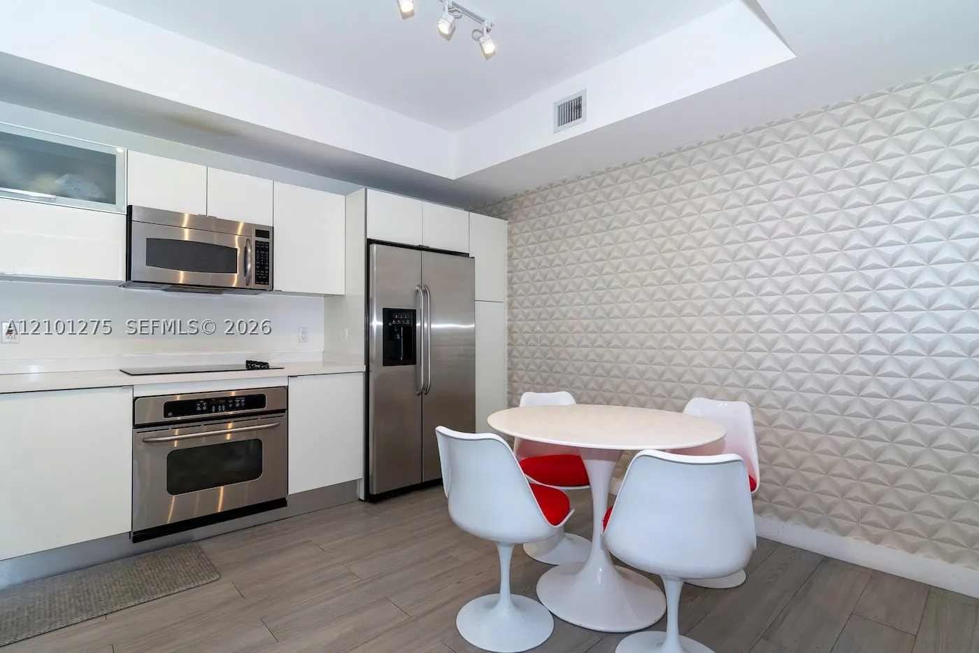 3330 NE 190 ST #516