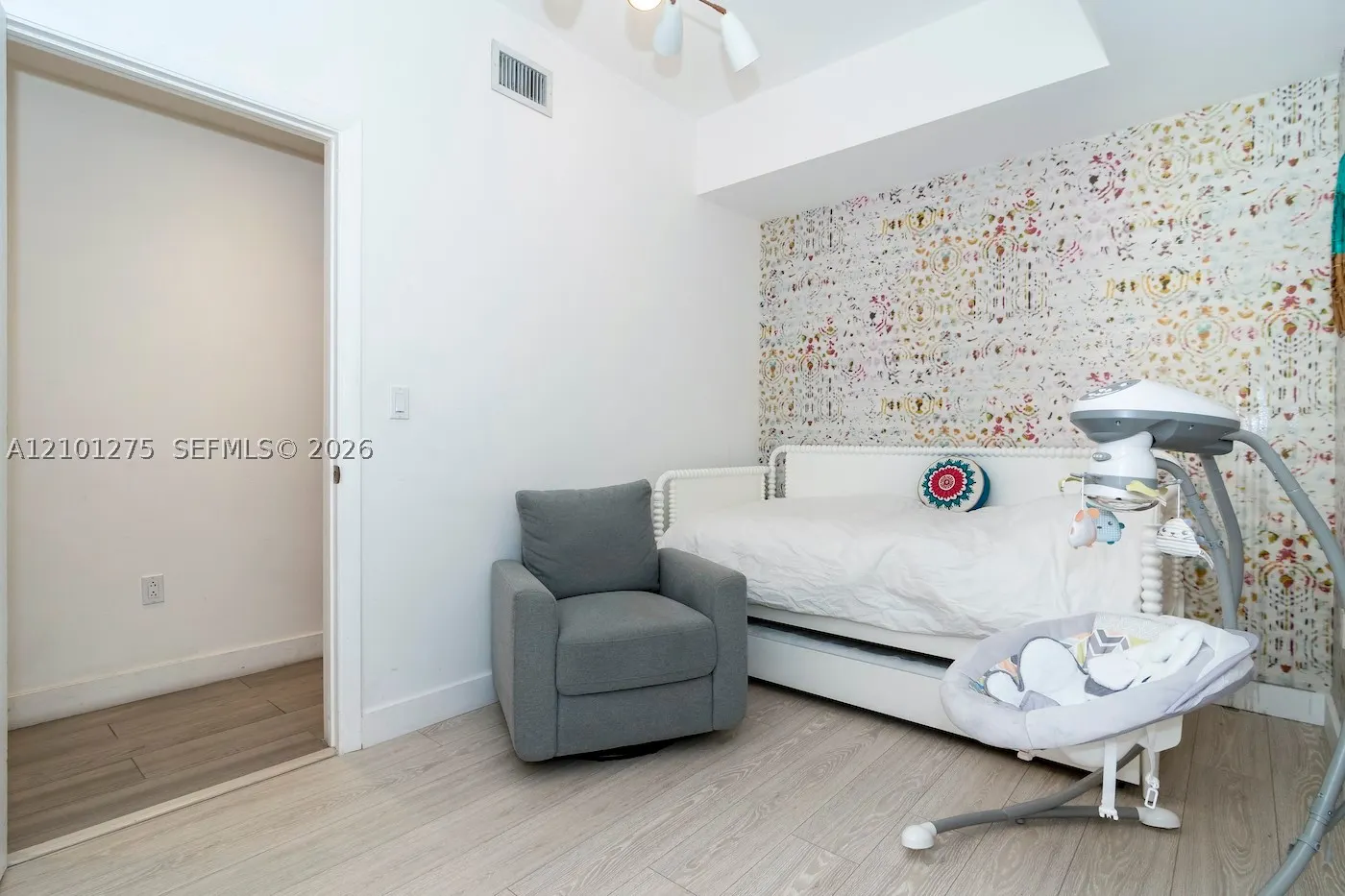 3330 NE 190 ST #516