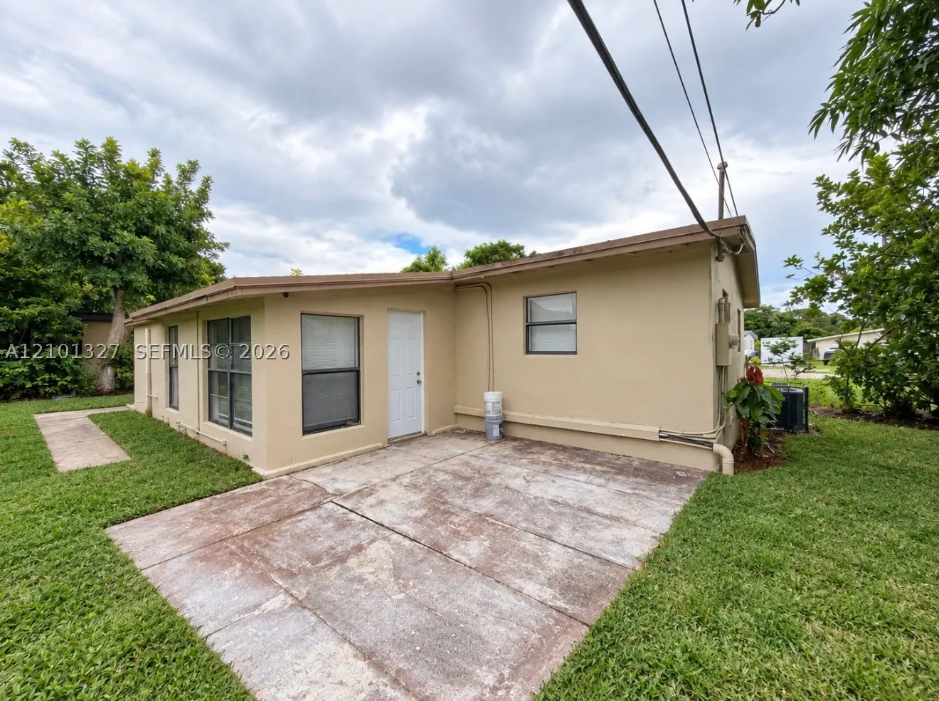 1636 NW 16th St