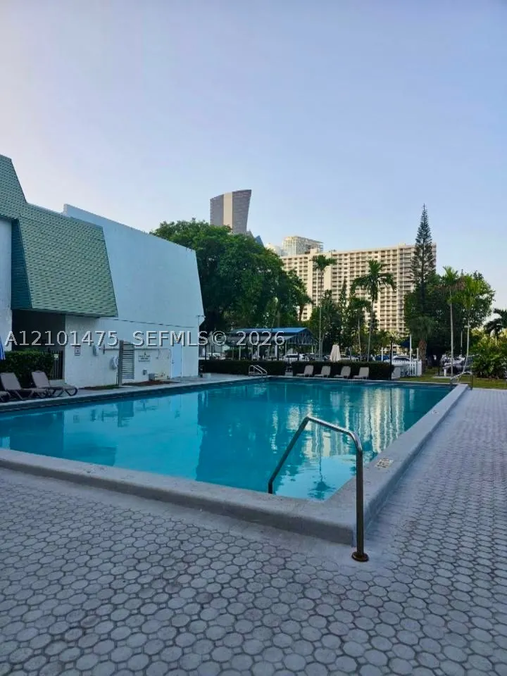 17560 Atlantic Blvd #207