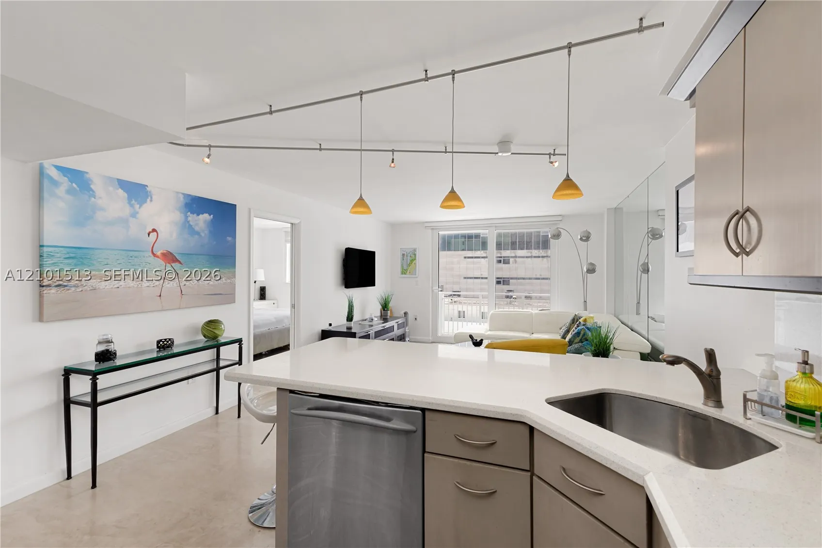 345 Ocean Dr #812