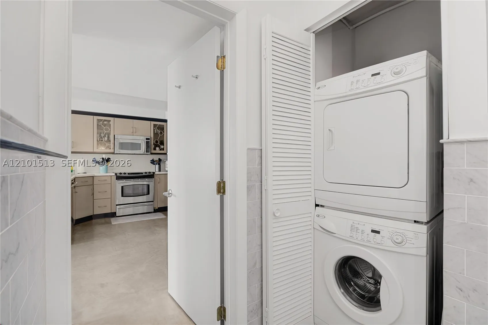 345 Ocean Dr #812