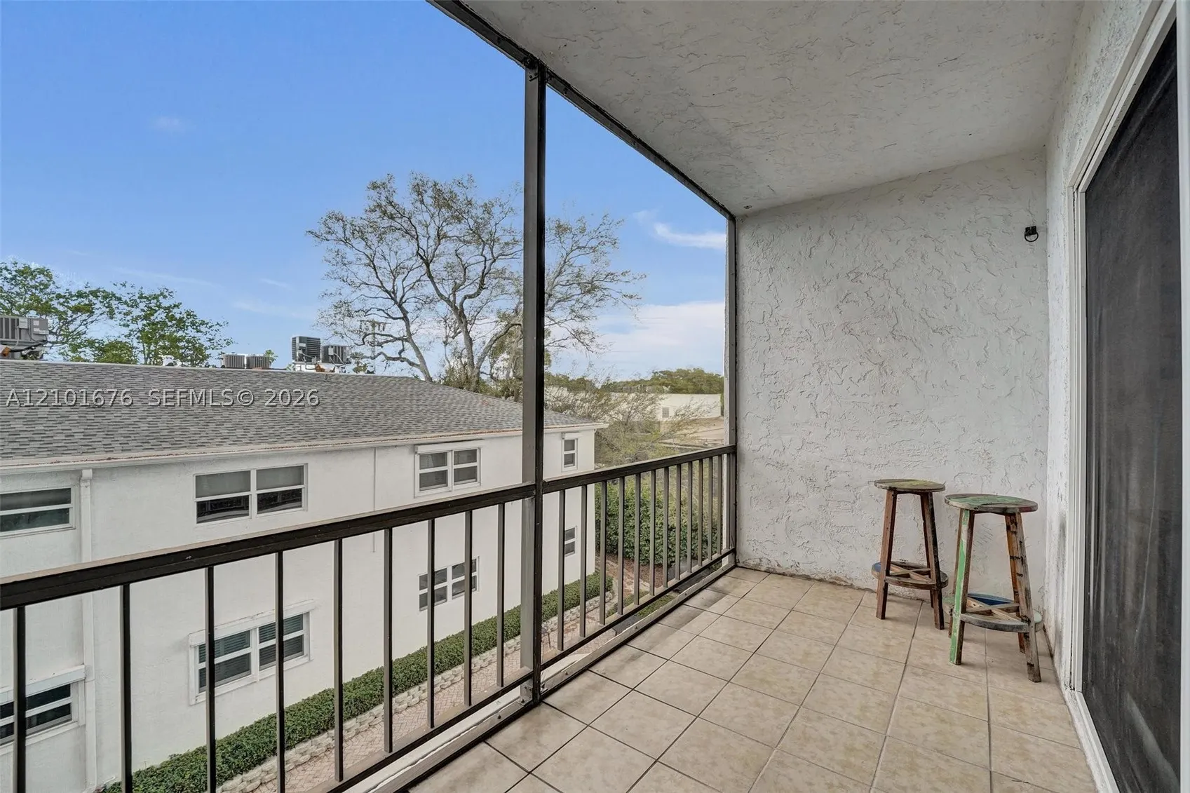 1212 SE 2nd Ct #301