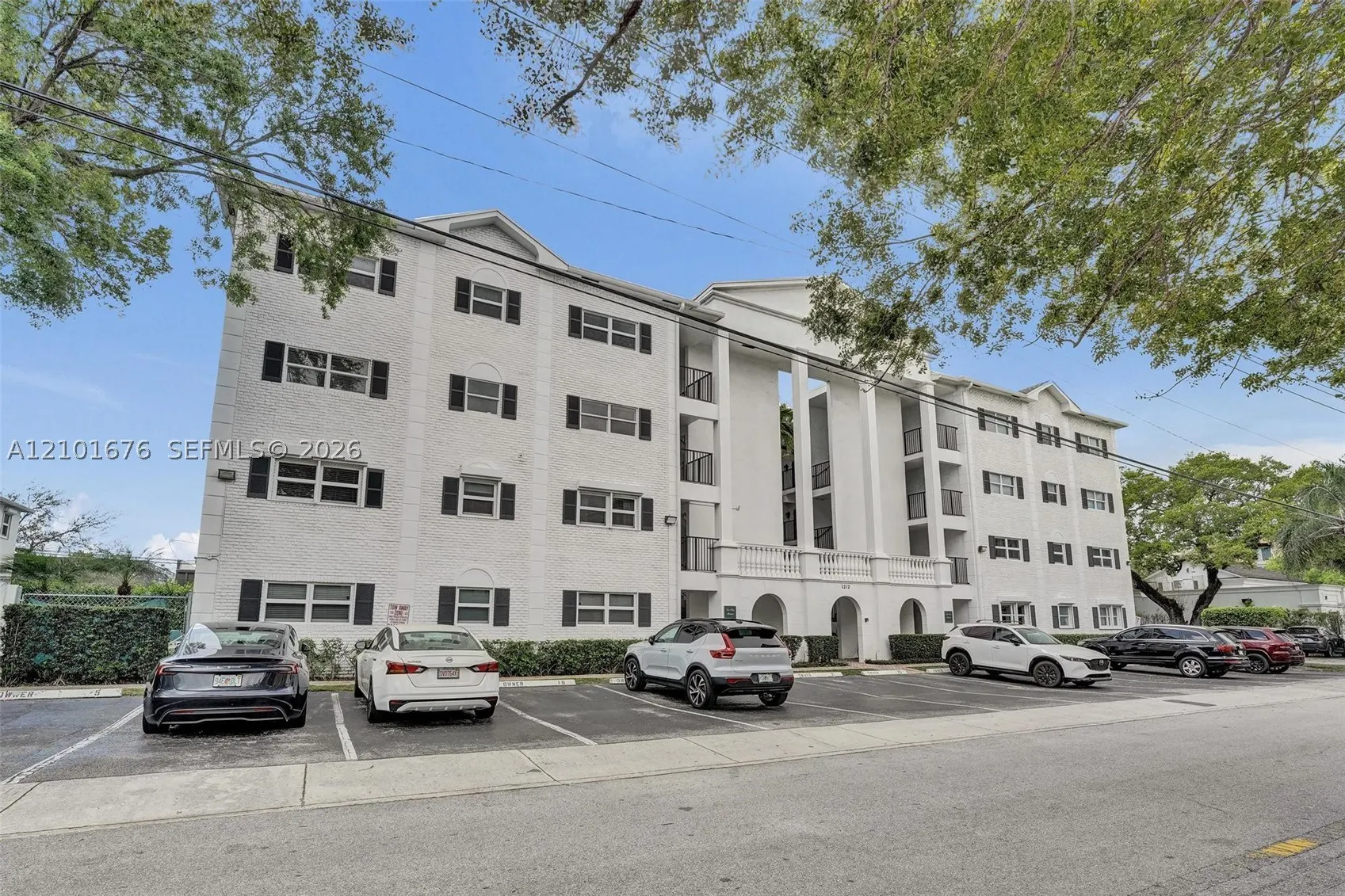 1212 SE 2nd Ct #301