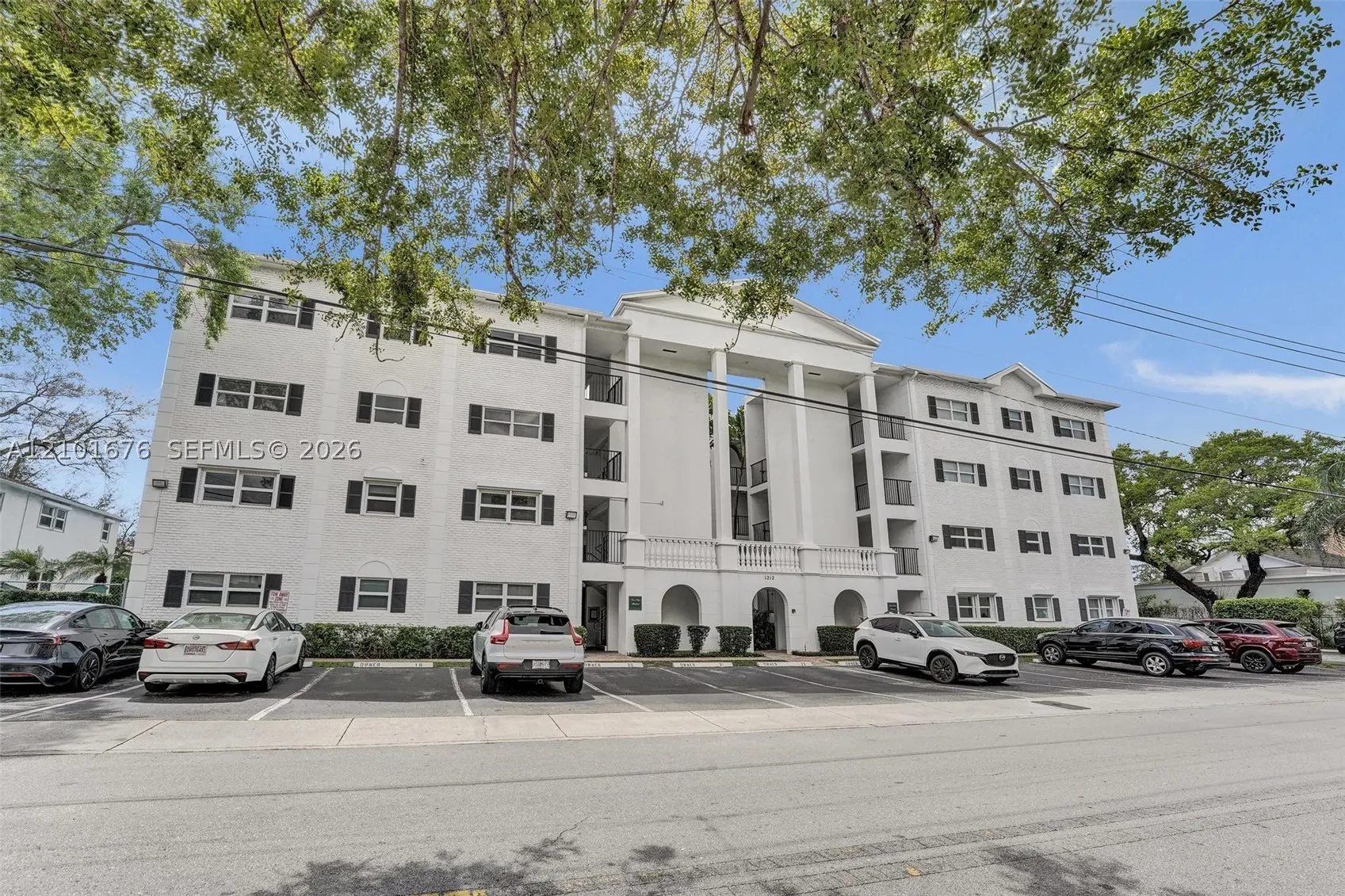 1212 SE 2nd Ct #301
