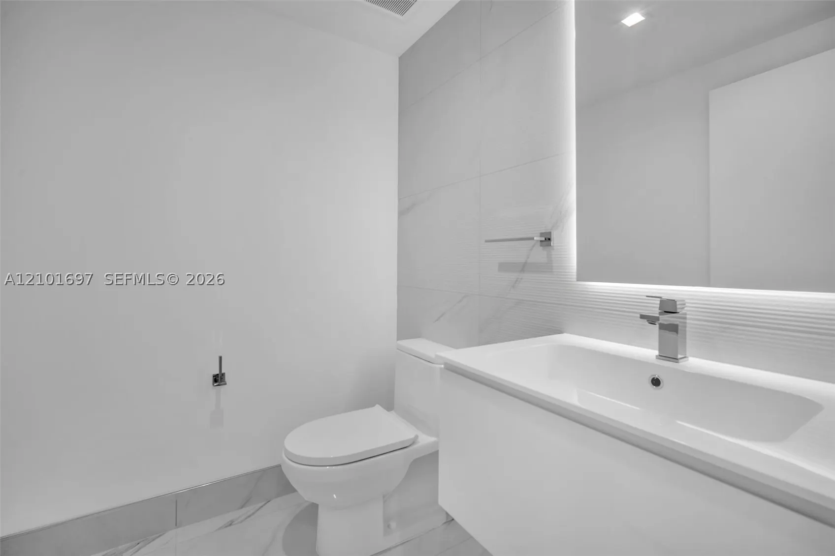 1170 E Hallandale Beach Blvd #1806