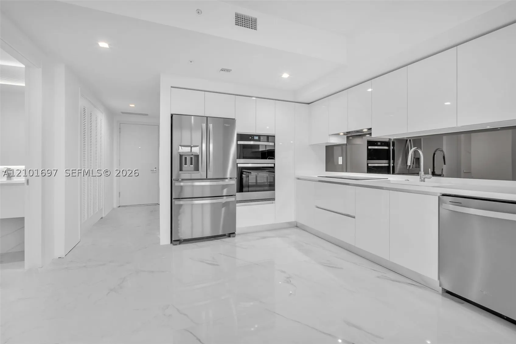1170 E Hallandale Beach Blvd #1806