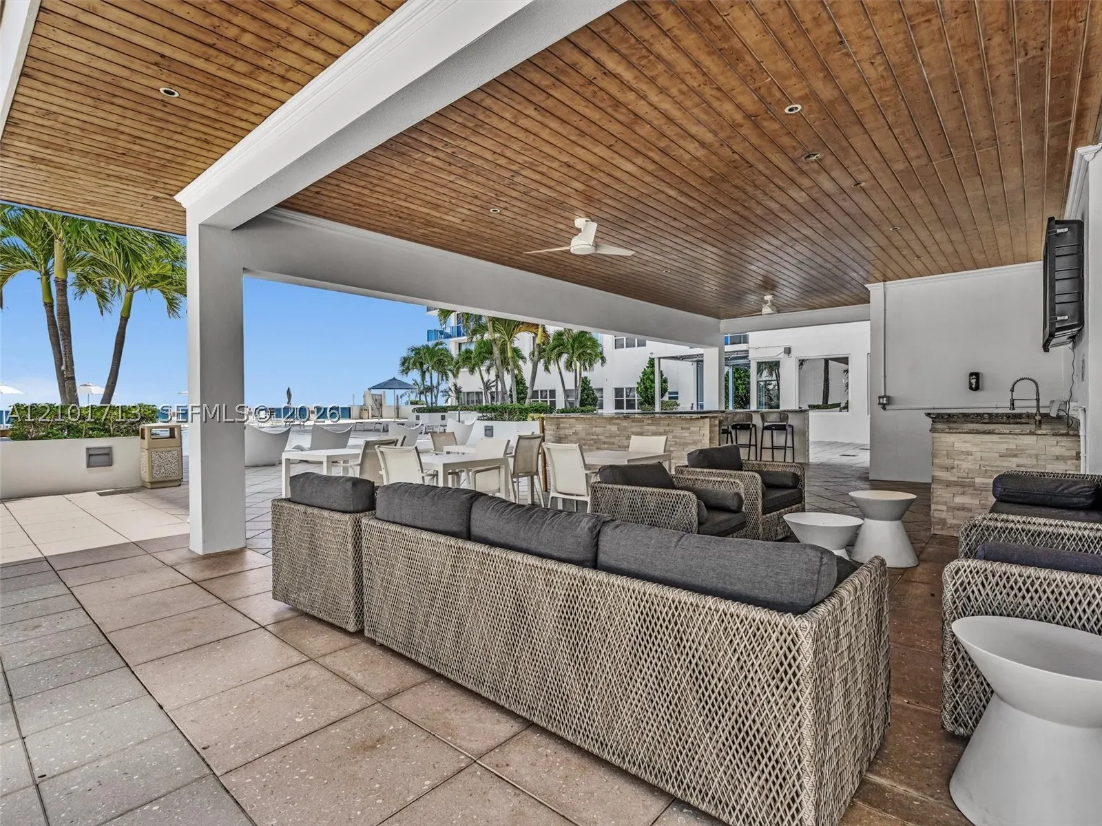 2751 S Ocean Dr #806S