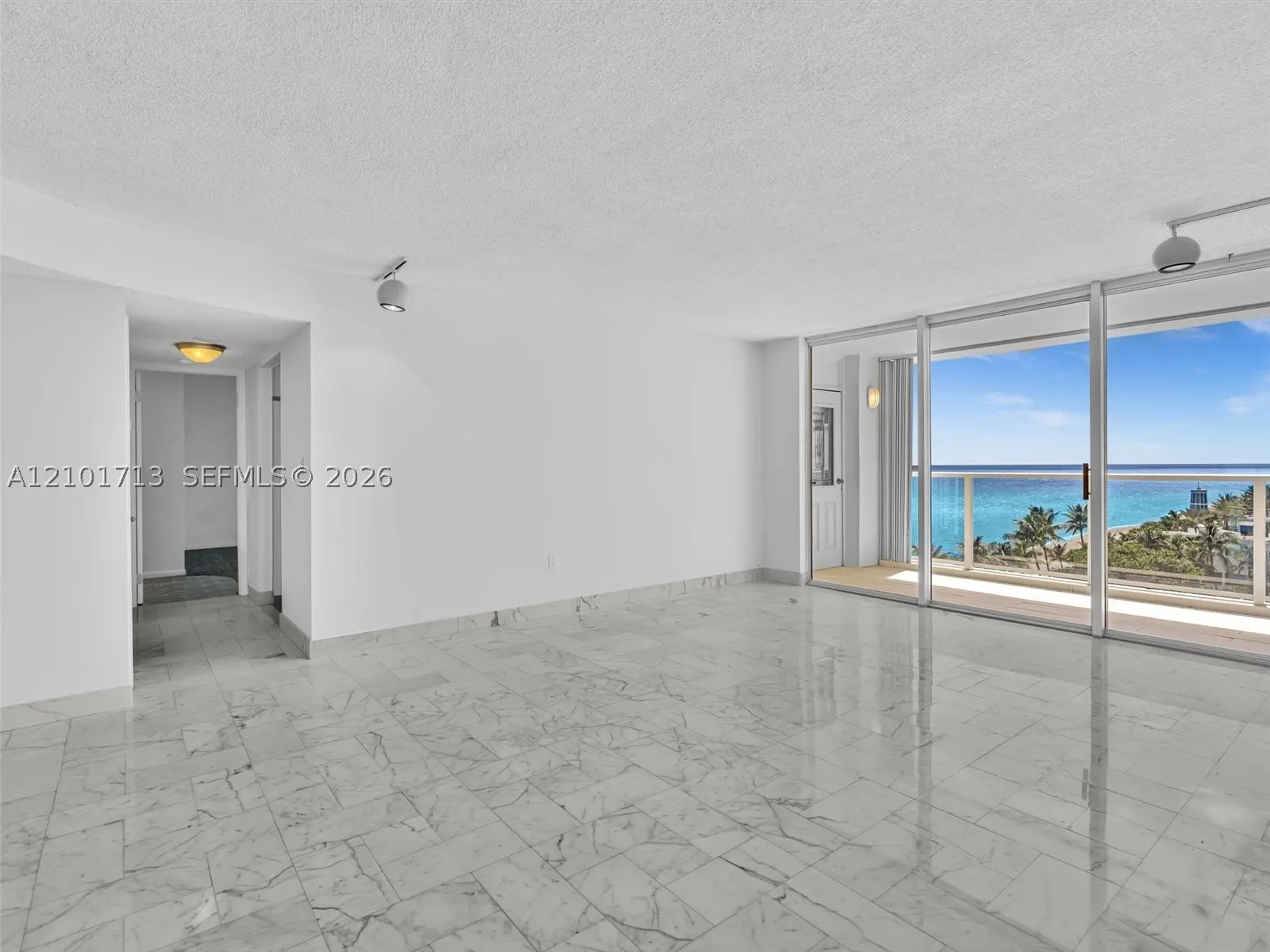 2751 S Ocean Dr #806S