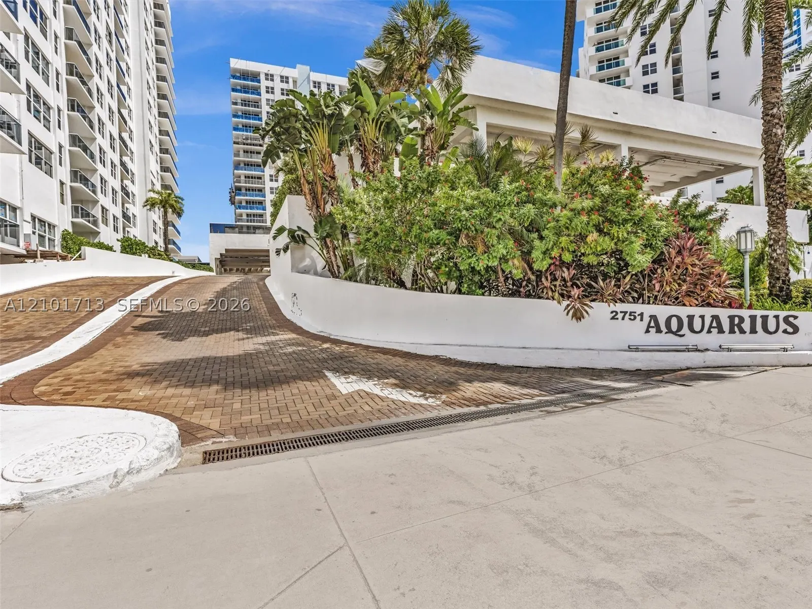 2751 S Ocean Dr #806S