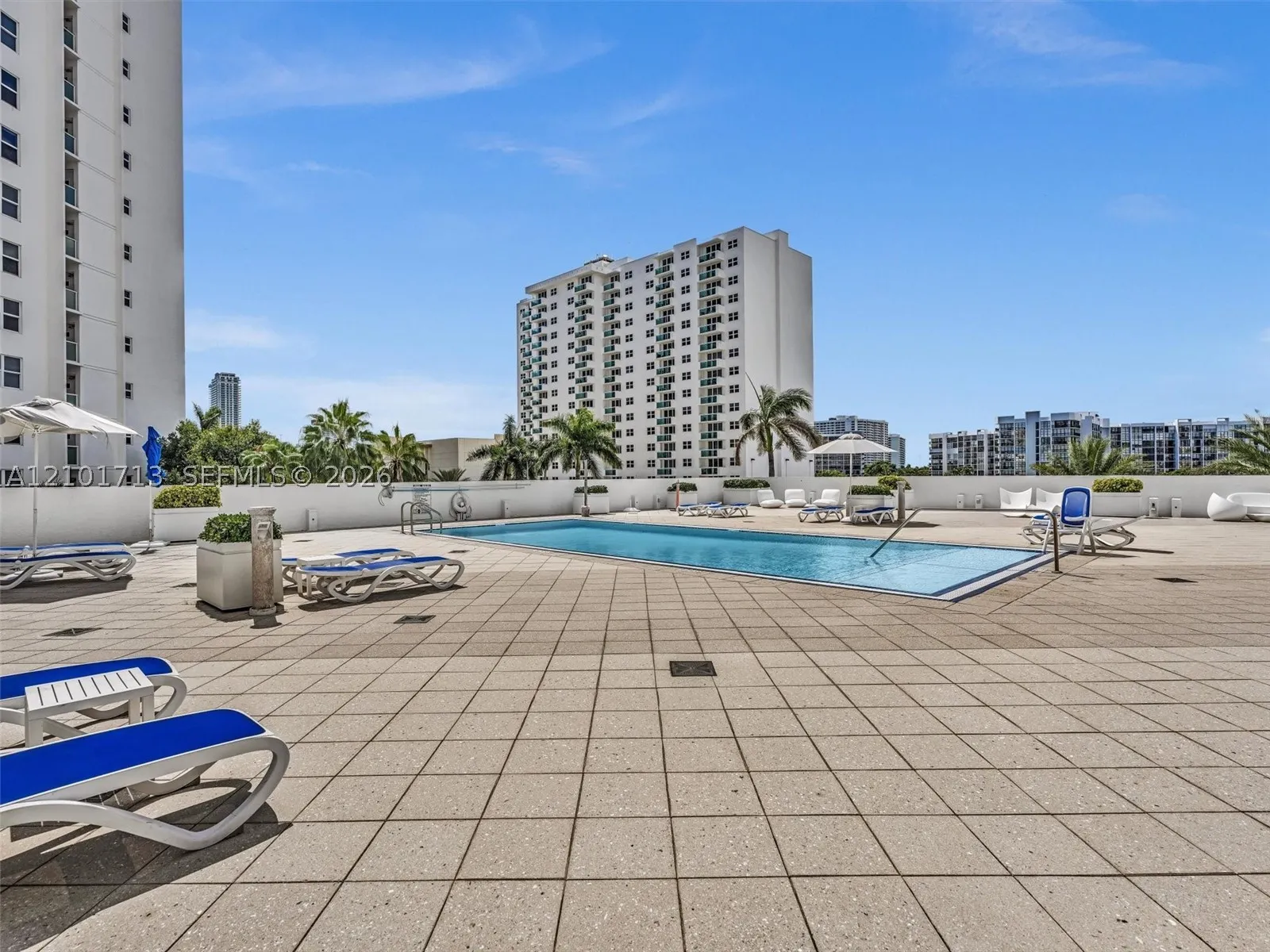 2751 S Ocean Dr #806S