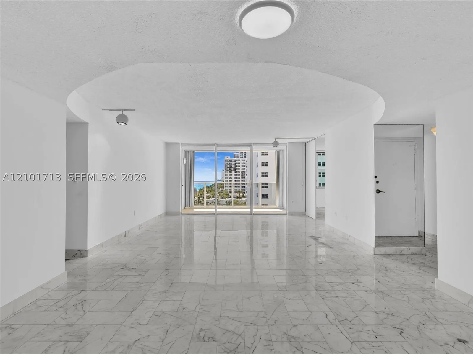2751 S Ocean Dr #806S