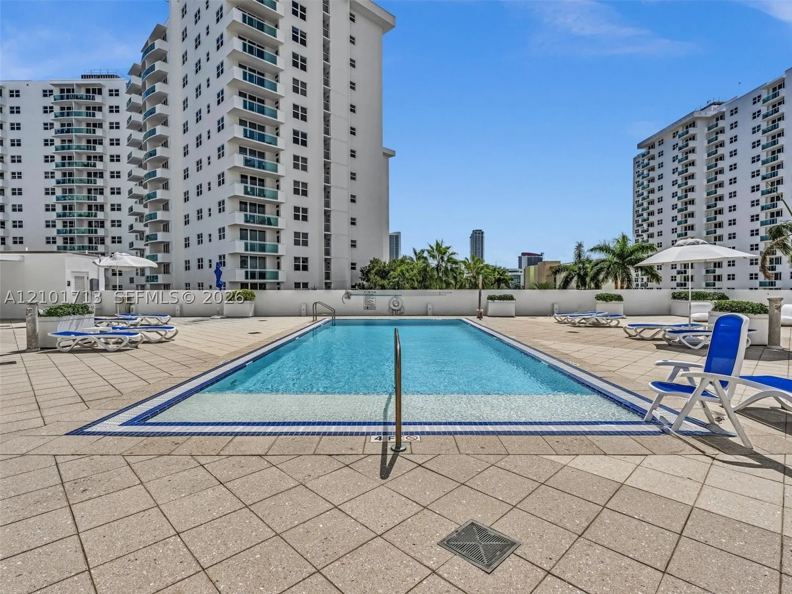 2751 S Ocean Dr #806S