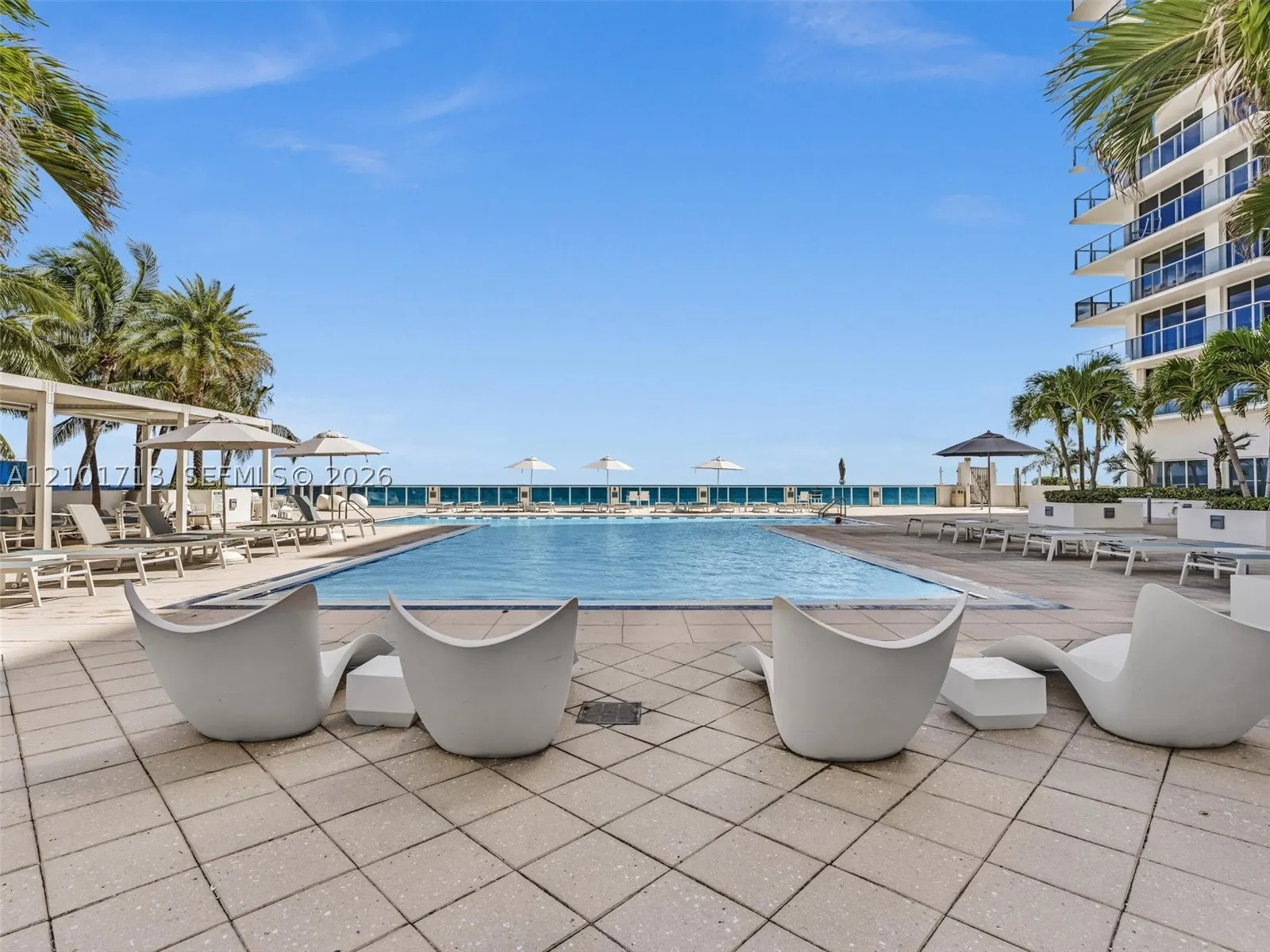 2751 S Ocean Dr #806S
