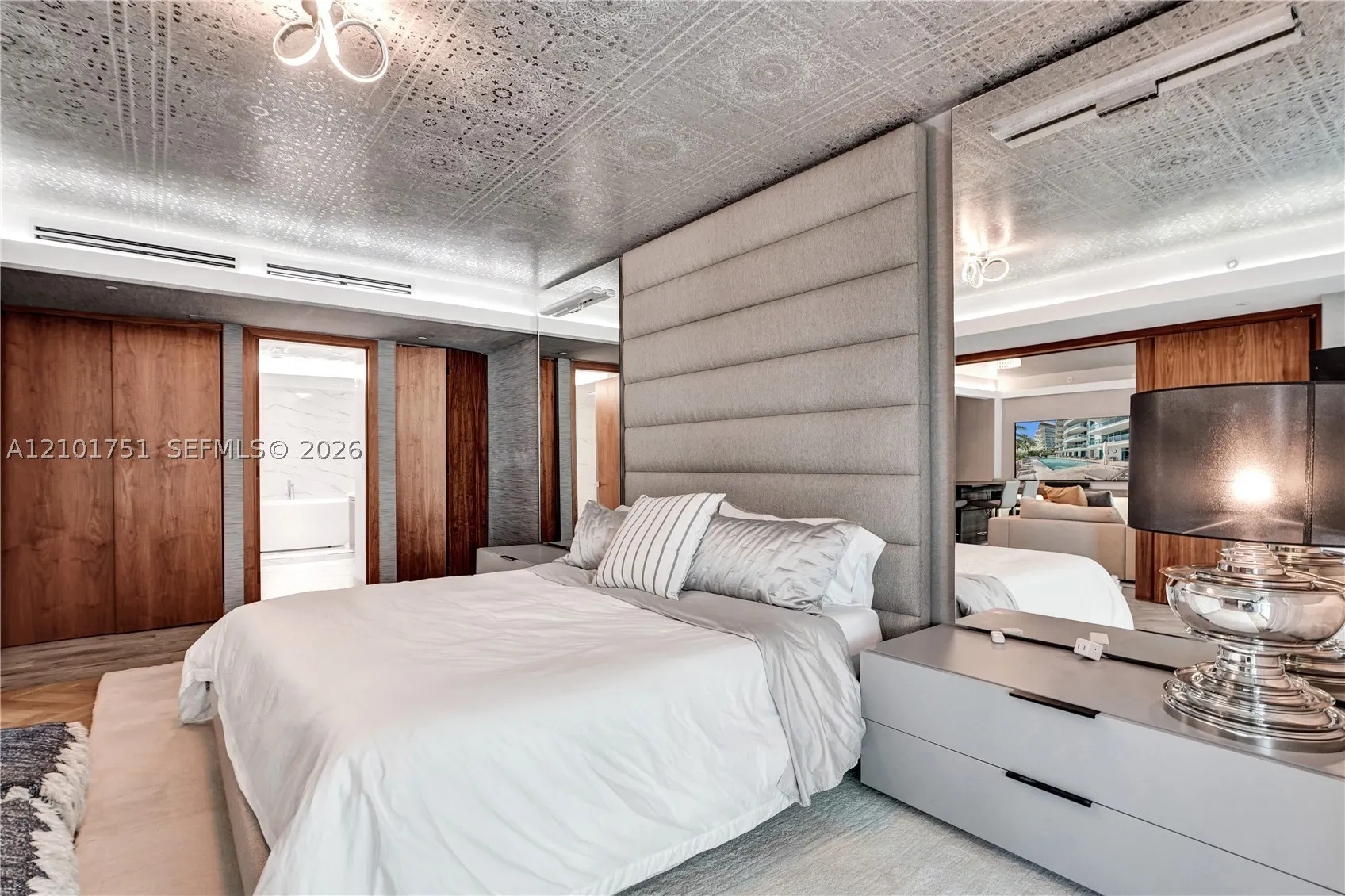 9401 Collins Ave #305