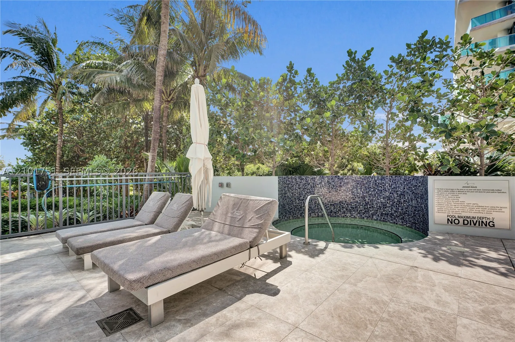 9401 Collins Ave #305