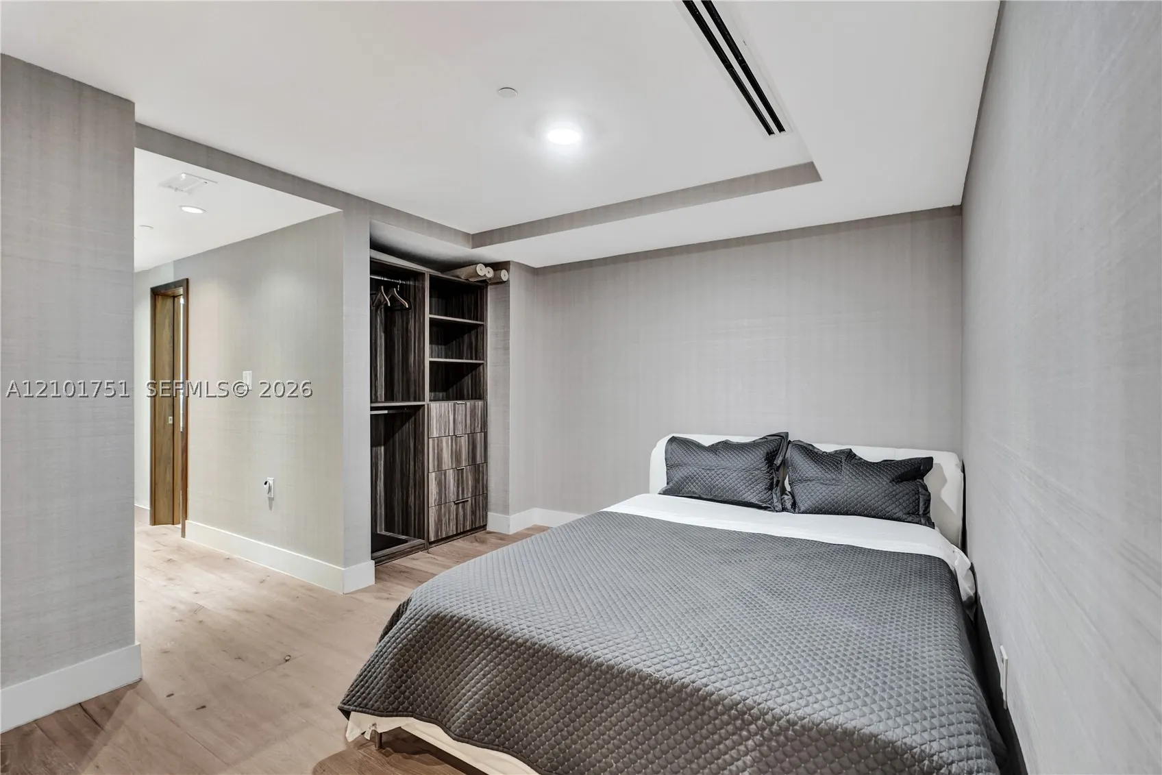 9401 Collins Ave #305