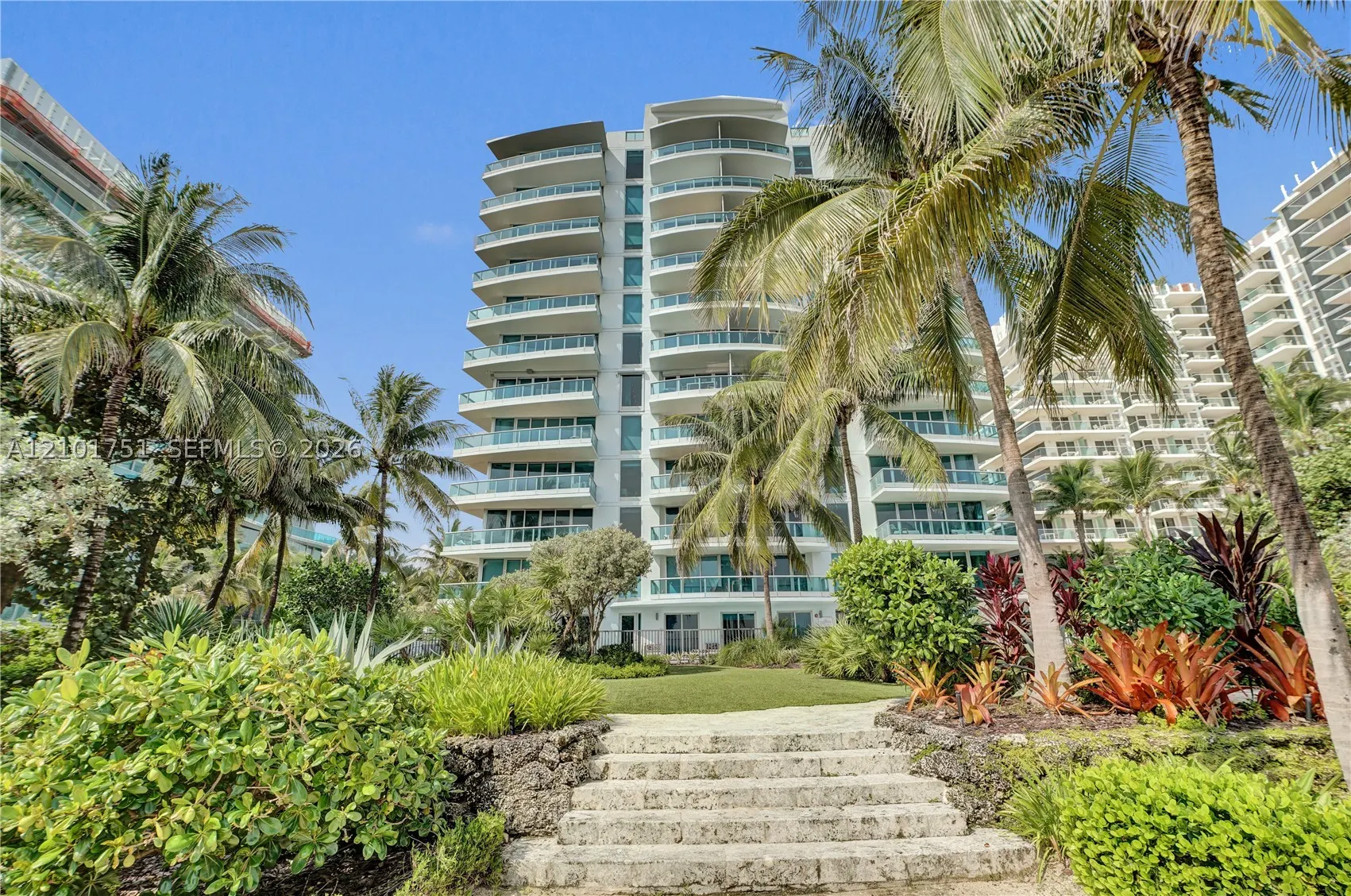 9401 Collins Ave #305