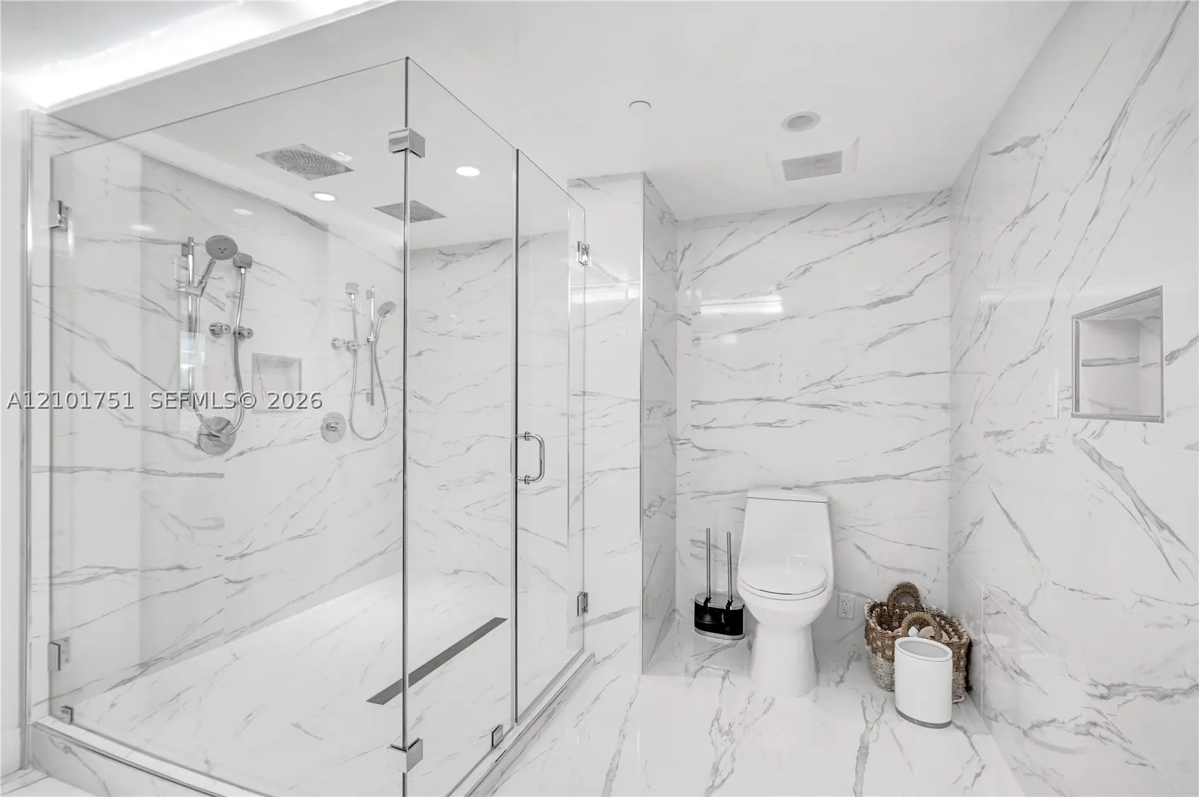 9401 Collins Ave #305
