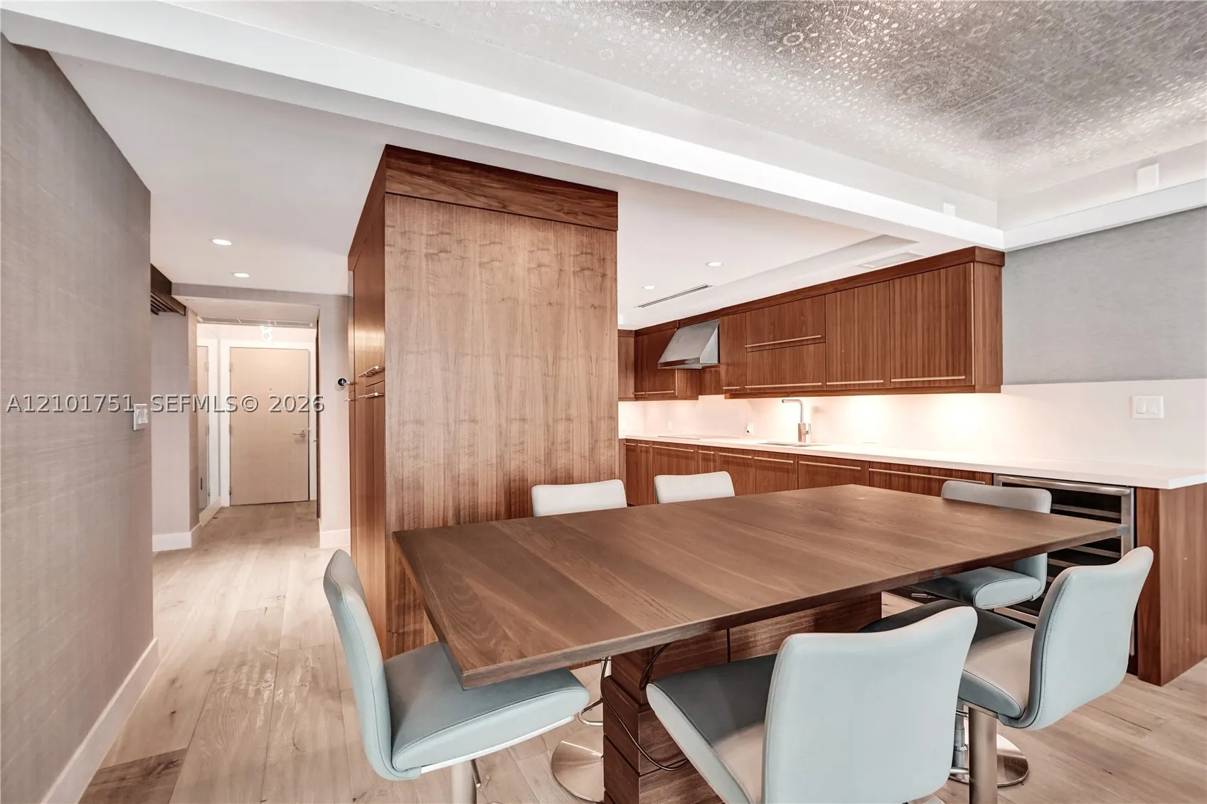 9401 Collins Ave #305