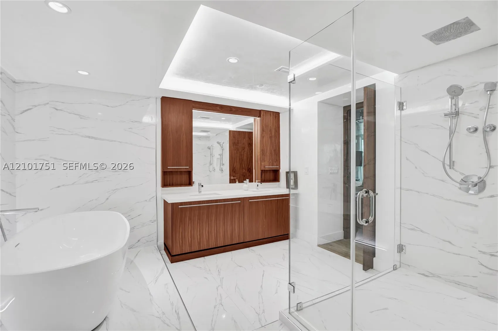 9401 Collins Ave #305
