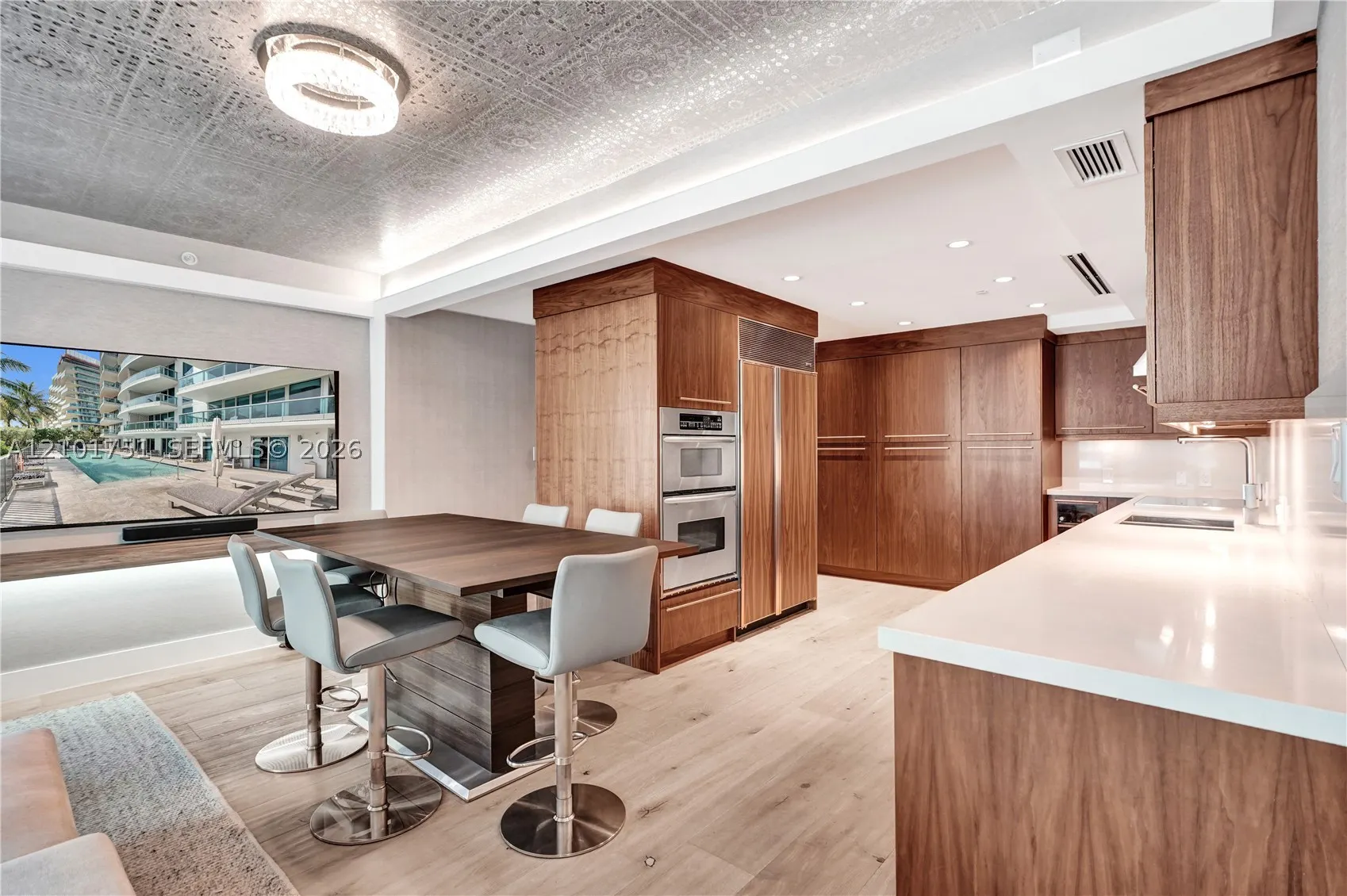 9401 Collins Ave #305