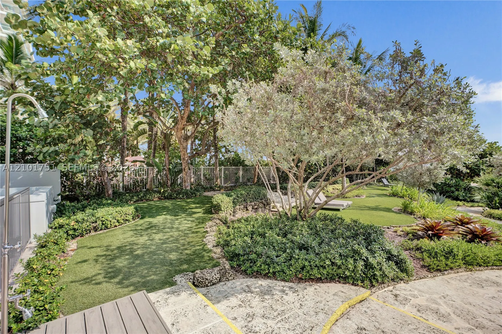 9401 Collins Ave #305