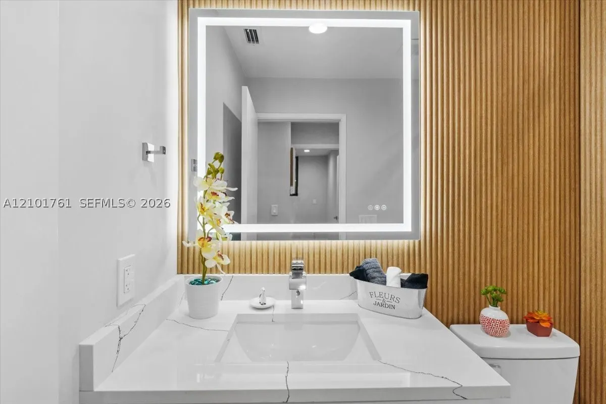 7818 La Mirada Dr