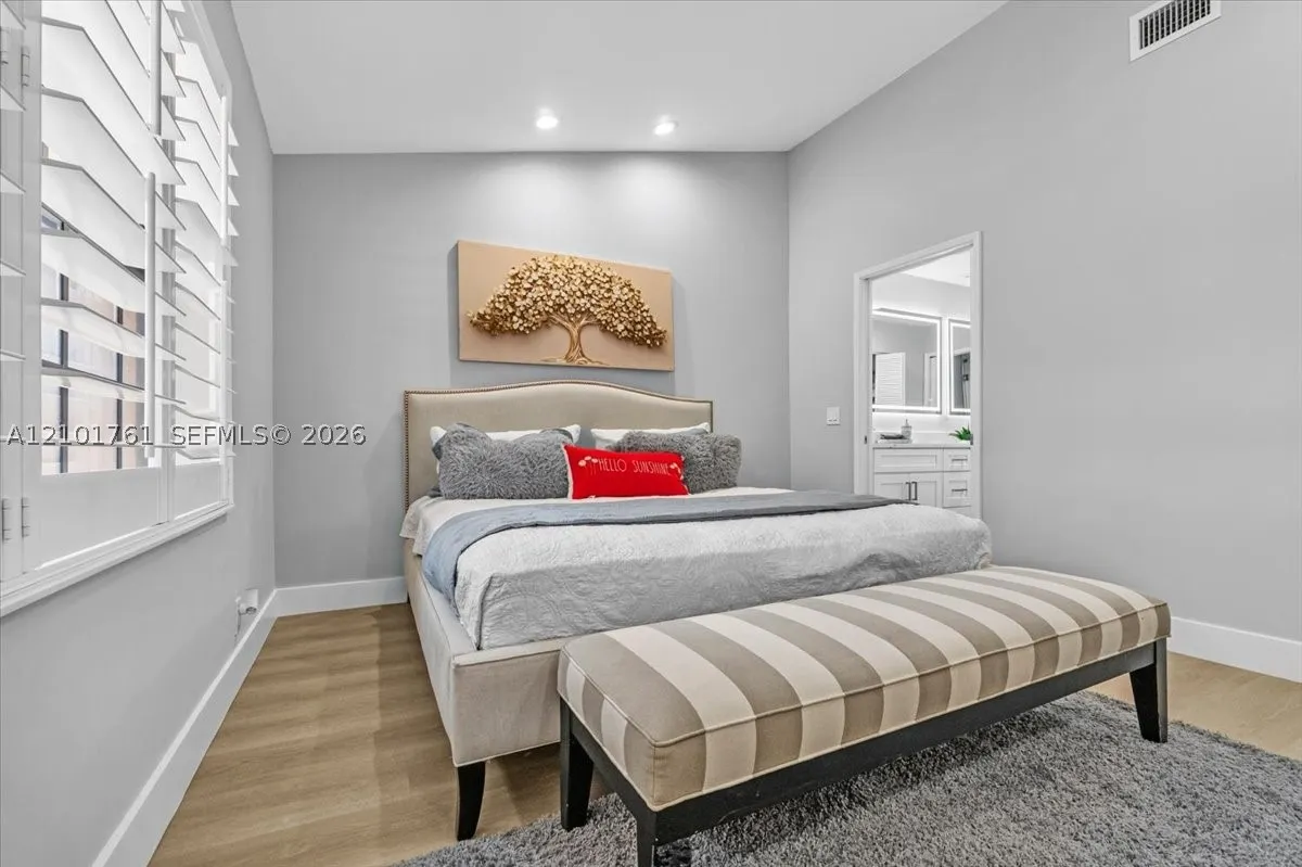 7818 La Mirada Dr