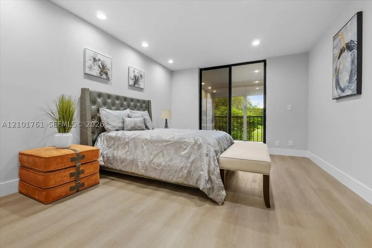 7818 La Mirada Dr