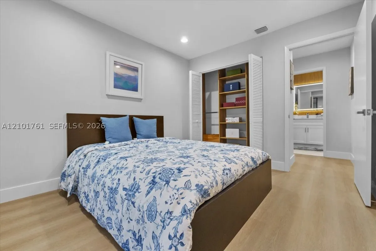 7818 La Mirada Dr