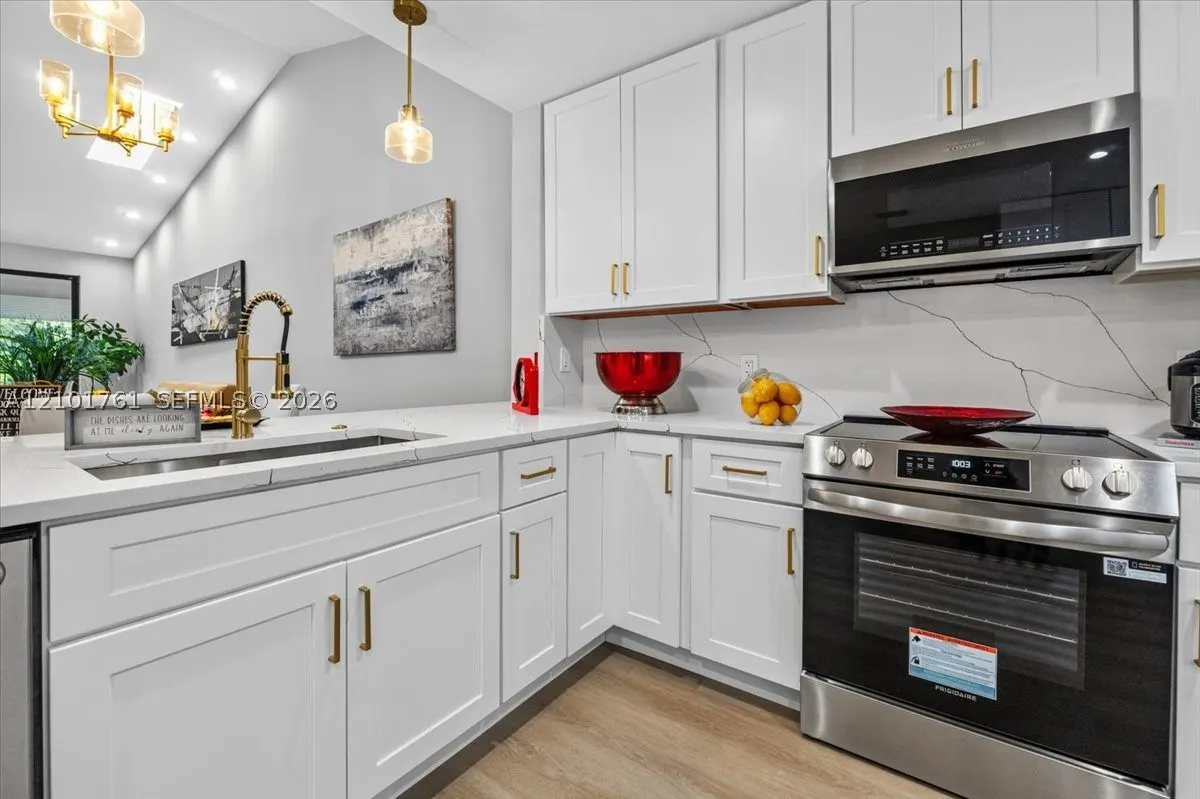 7818 La Mirada Dr