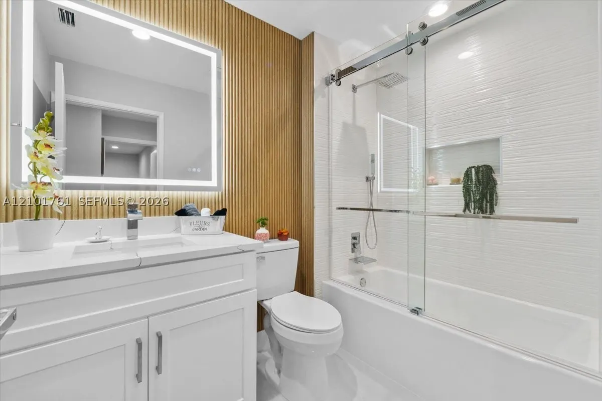 7818 La Mirada Dr