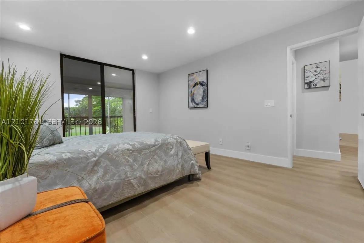 7818 La Mirada Dr