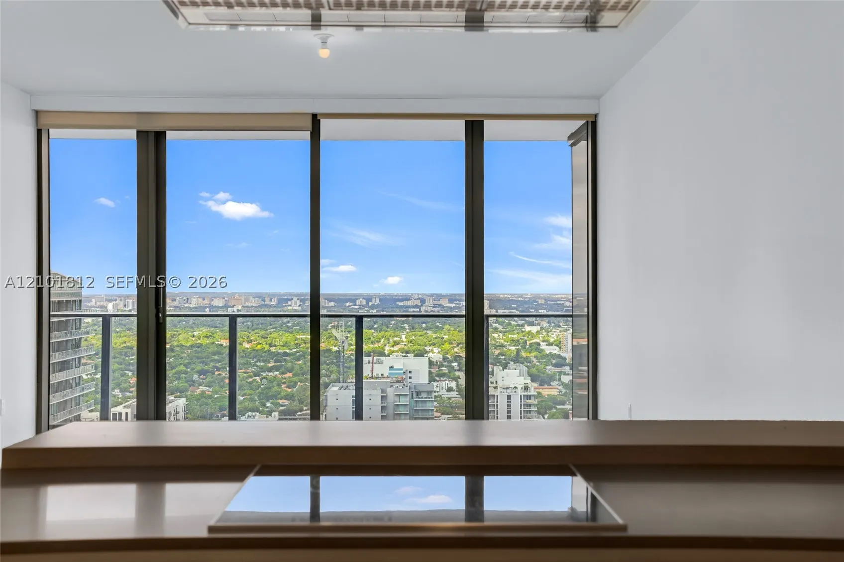 1000 Brickell Plz #3904